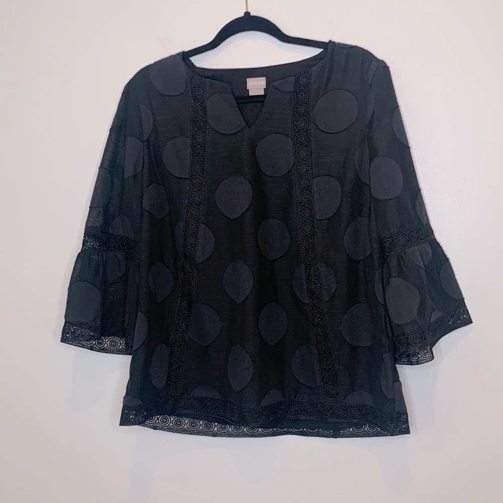 Chico’s Monochromatic Polka Dot‎ blouse. Chico’s Size: 1 (Medium 8/10).